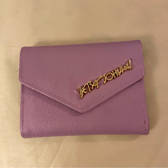 Betsey Johnson Lavender Wallet - Picture 1 of 5